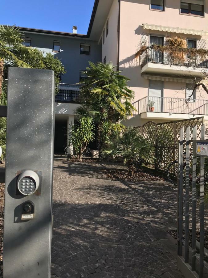 加尔达湖滨Casa Chiara公寓 外观 照片